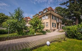 Max Aviation Villa & Apartments